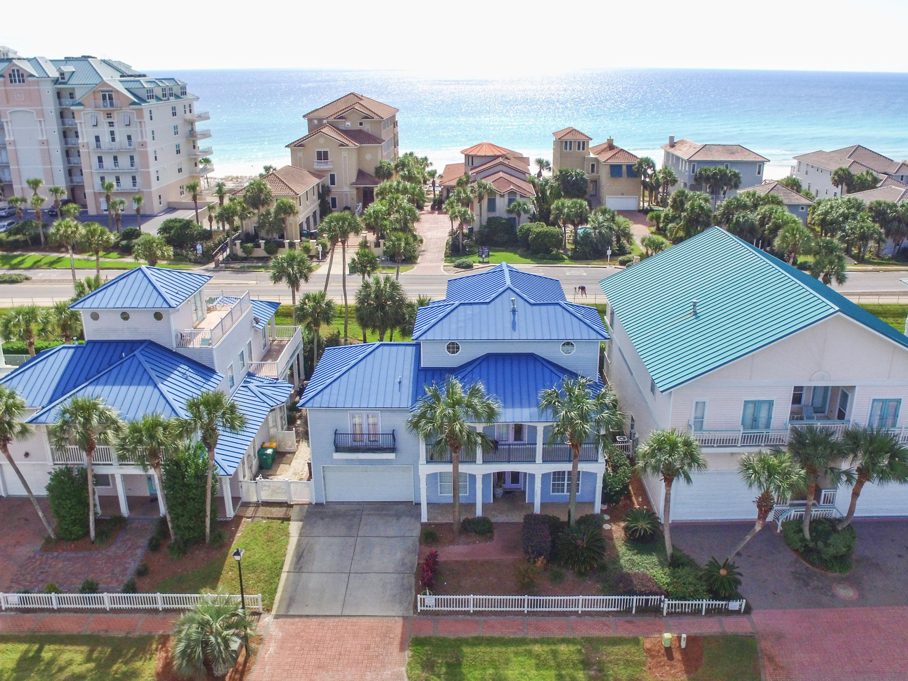 CRYSTAL SHORES - Residential