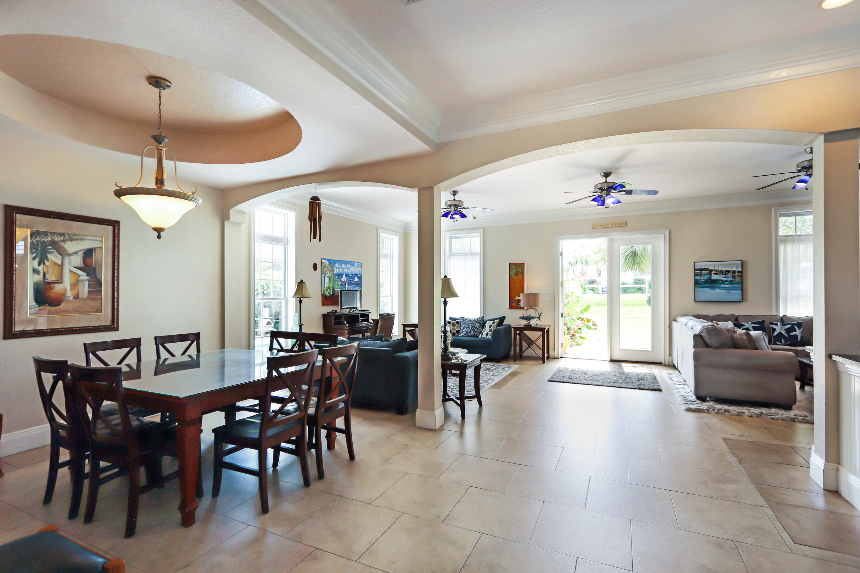 CRYSTAL SHORES - Residential