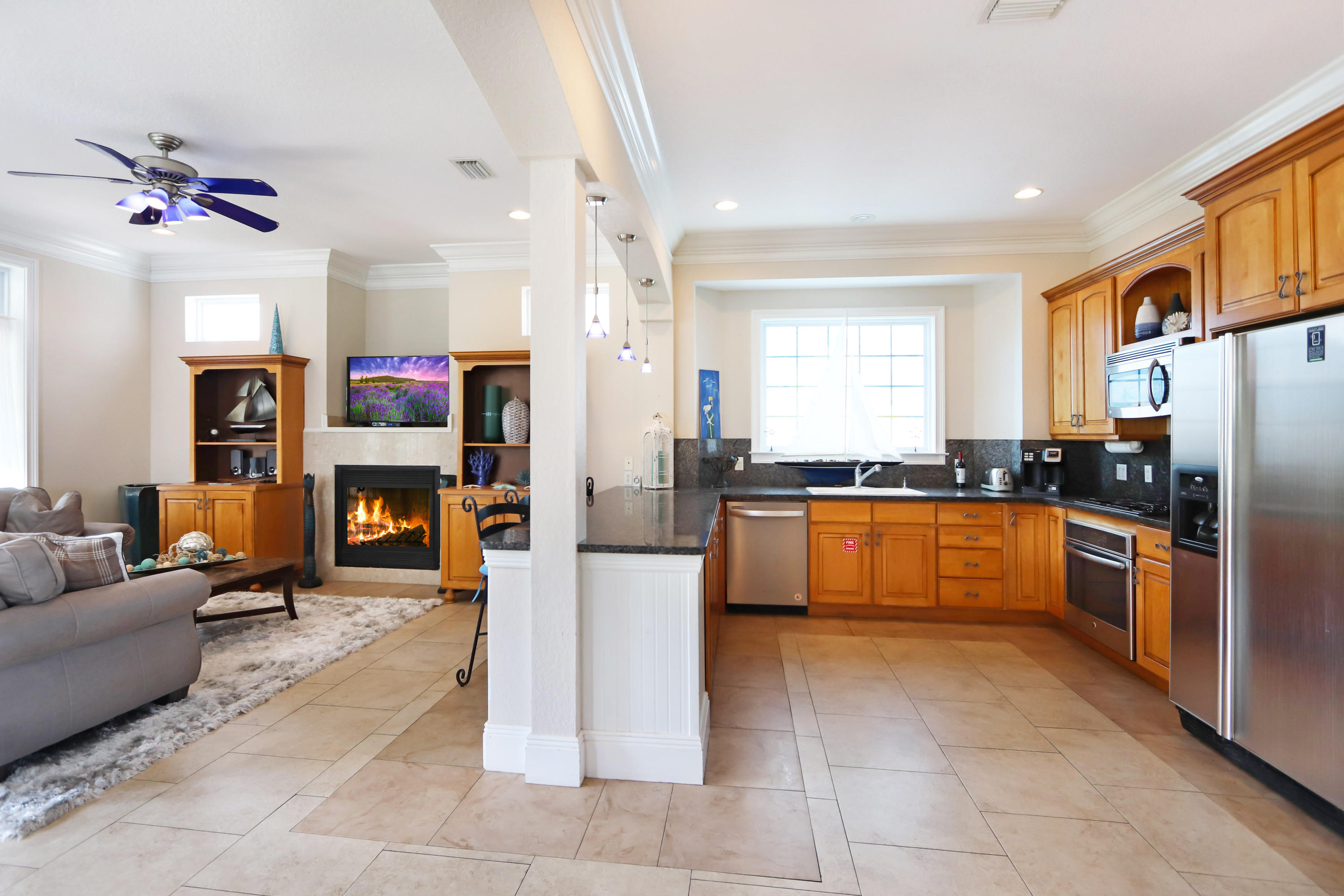 CRYSTAL SHORES - Residential