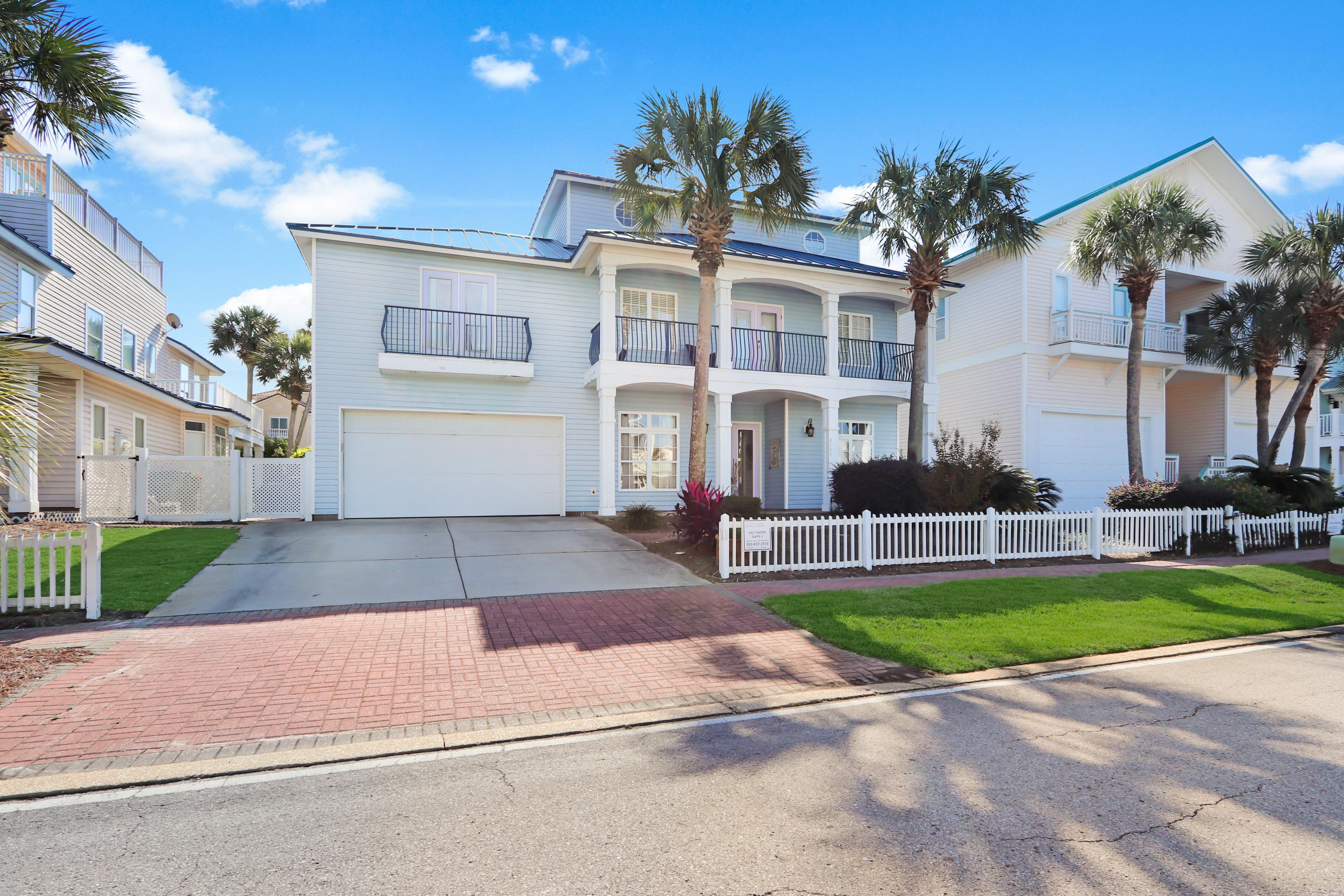 CRYSTAL SHORES - Residential