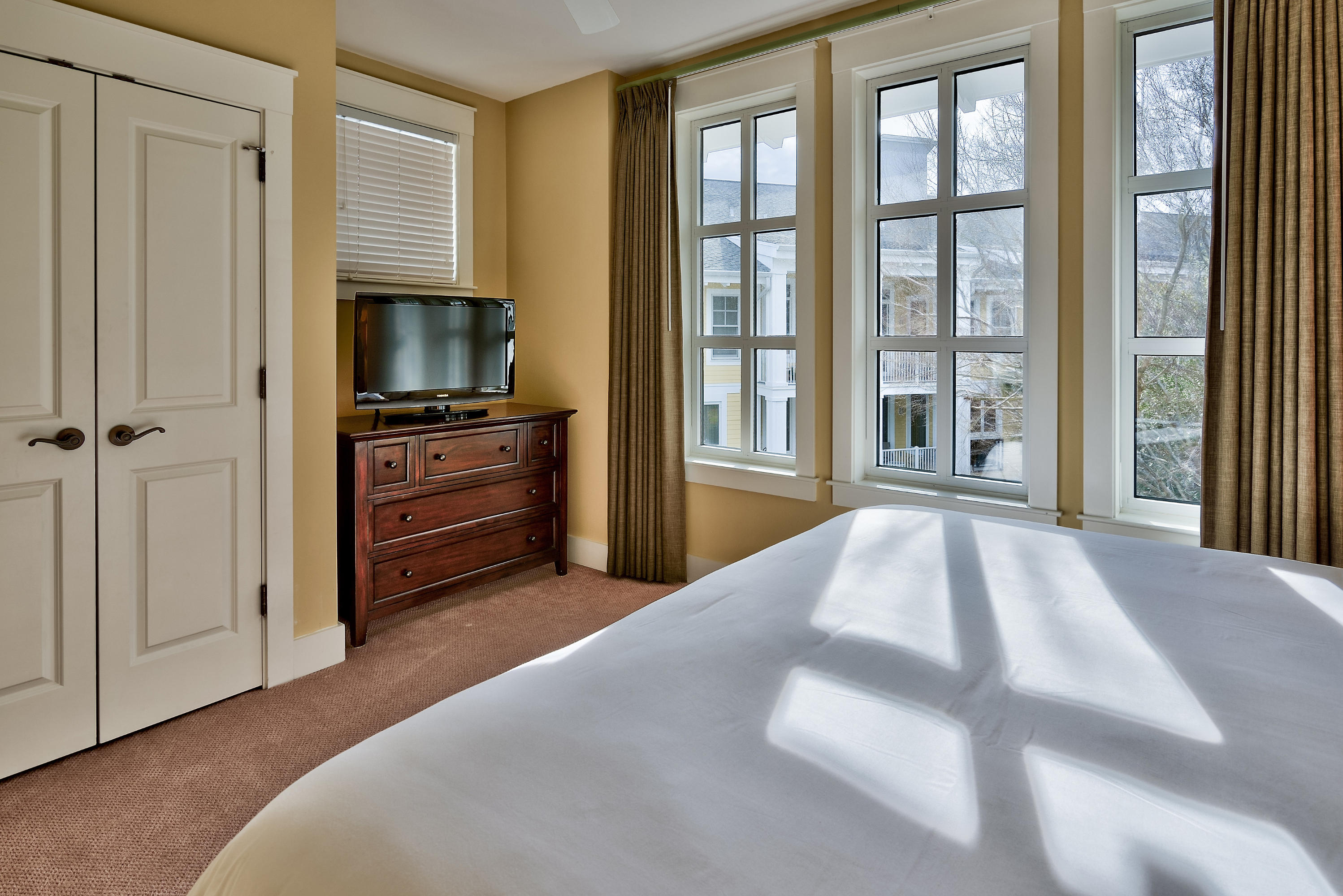 PILOT HOUSE - Residential