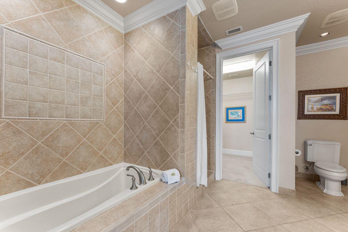 RESIDENCES AT ST JAMES BAY - Residential