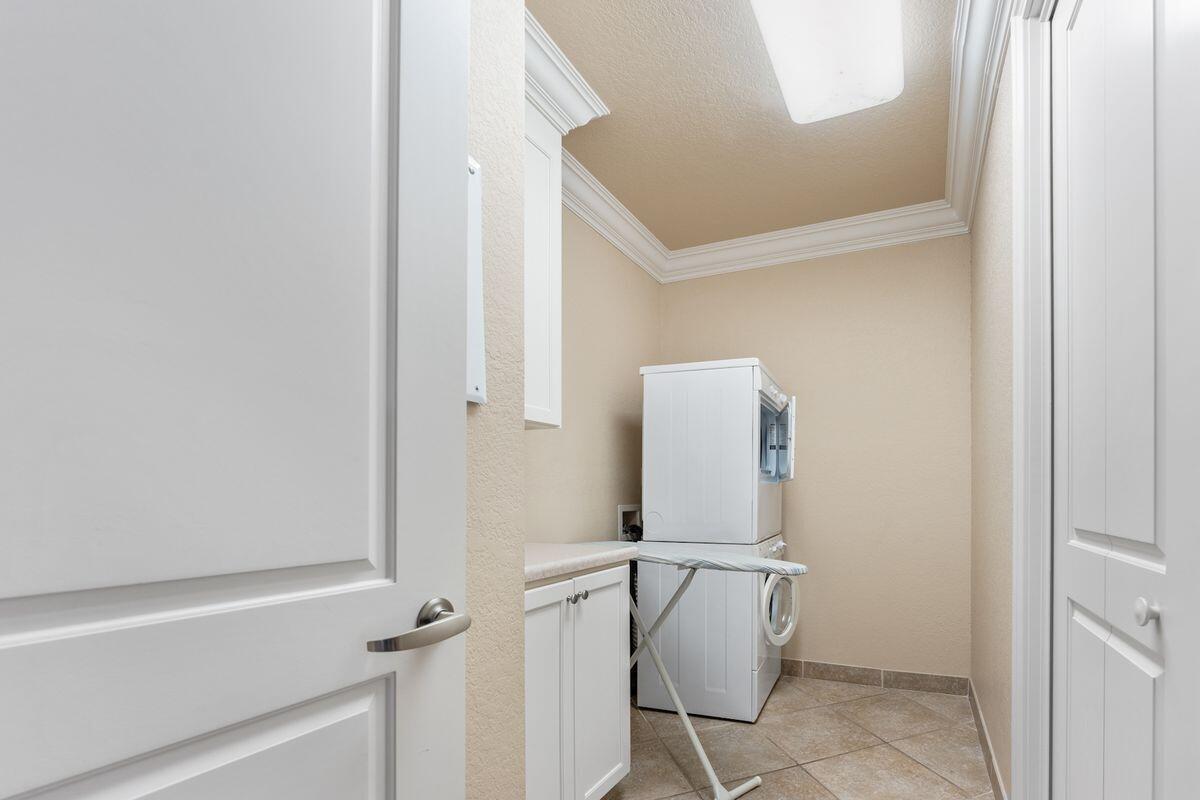 RESIDENCES AT ST JAMES BAY - Residential