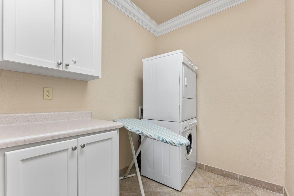 RESIDENCES AT ST JAMES BAY - Residential