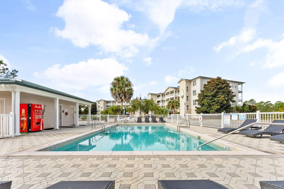 RESIDENCES AT ST JAMES BAY - Residential