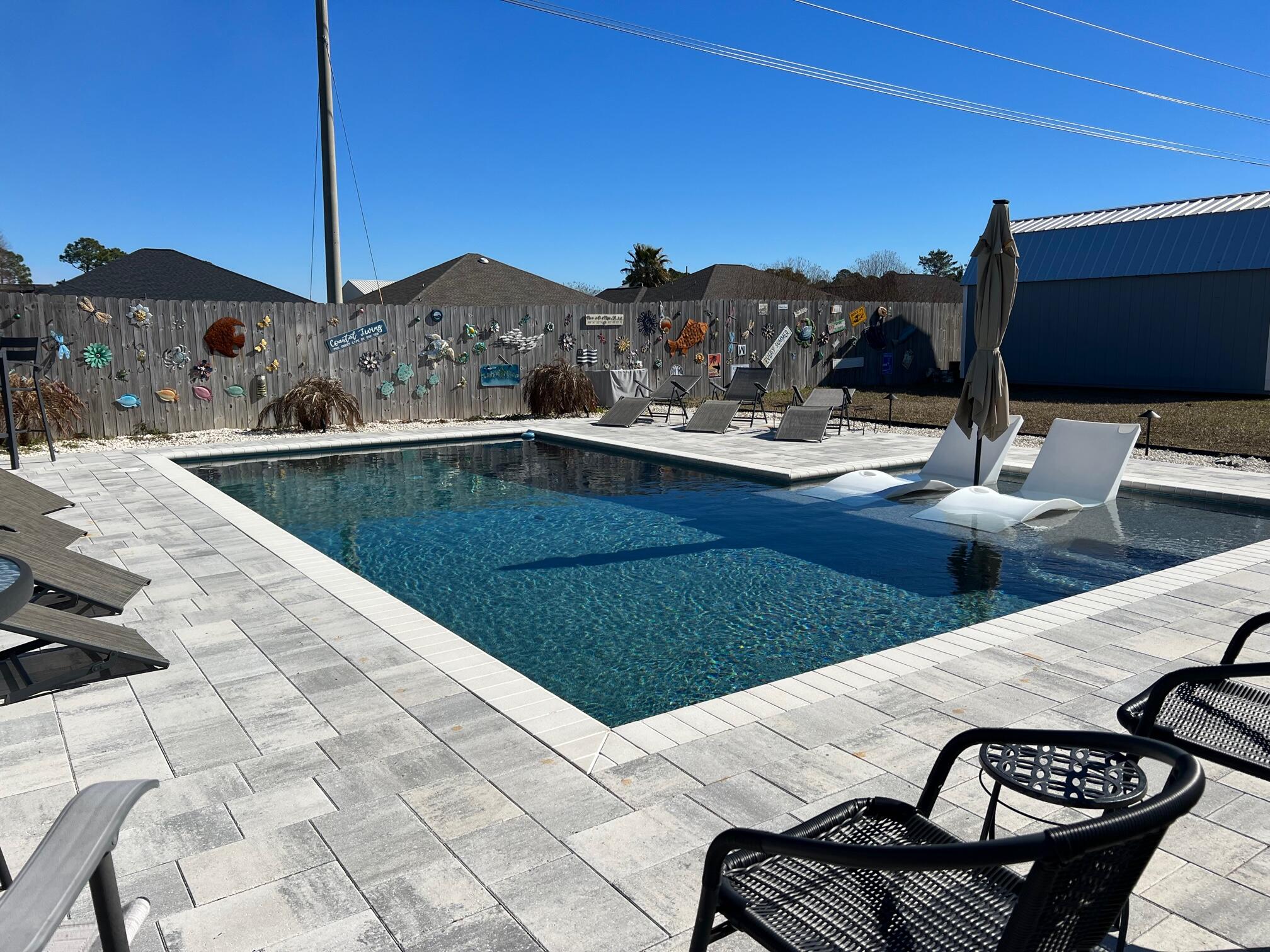 NORTH LAGOON OAKS - Residential