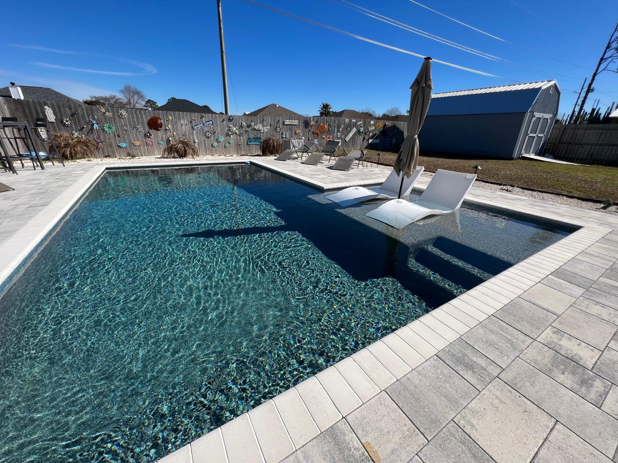 NORTH LAGOON OAKS - Residential