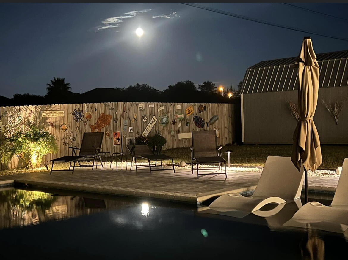 NORTH LAGOON OAKS - Residential