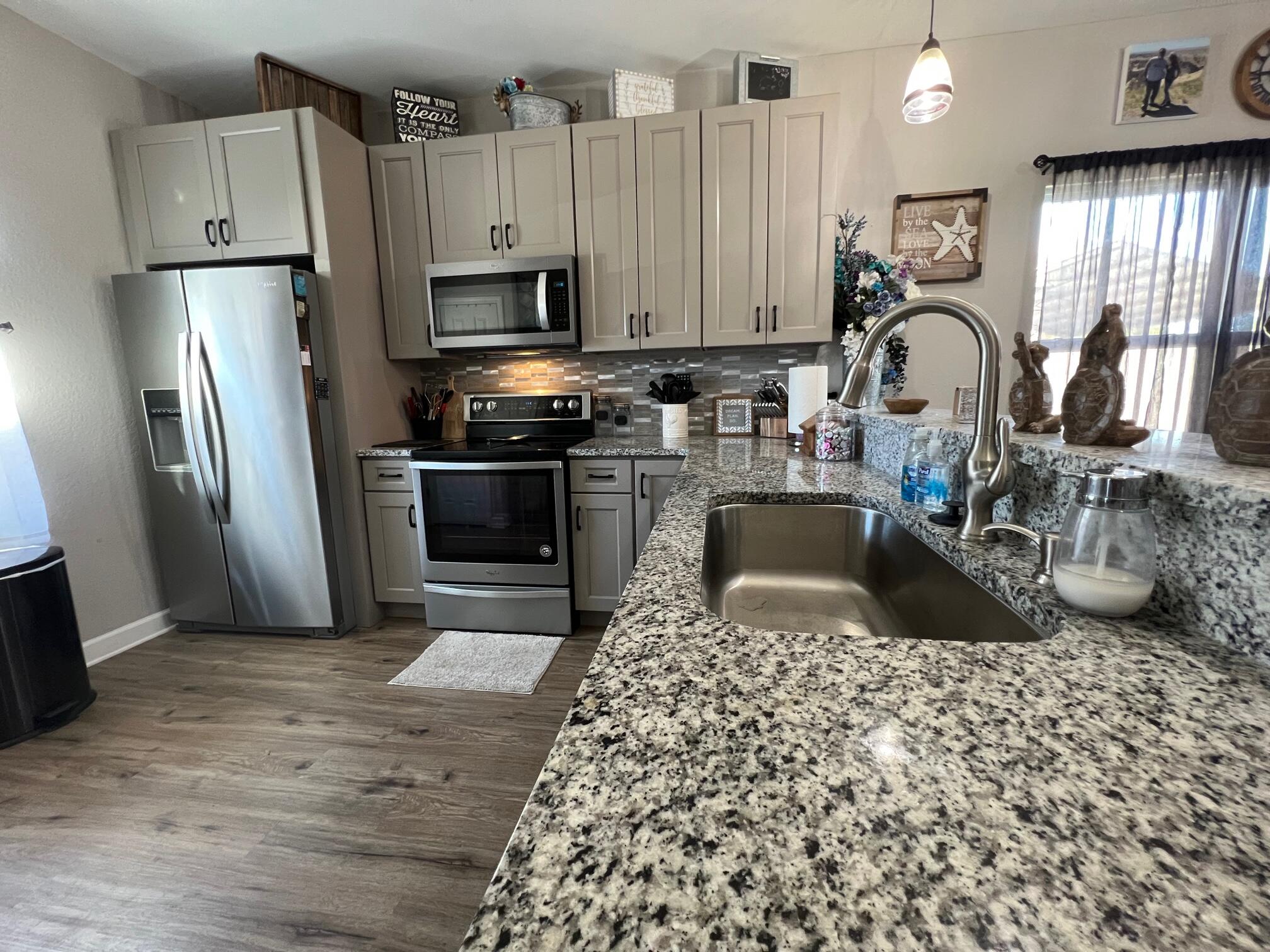 NORTH LAGOON OAKS - Residential