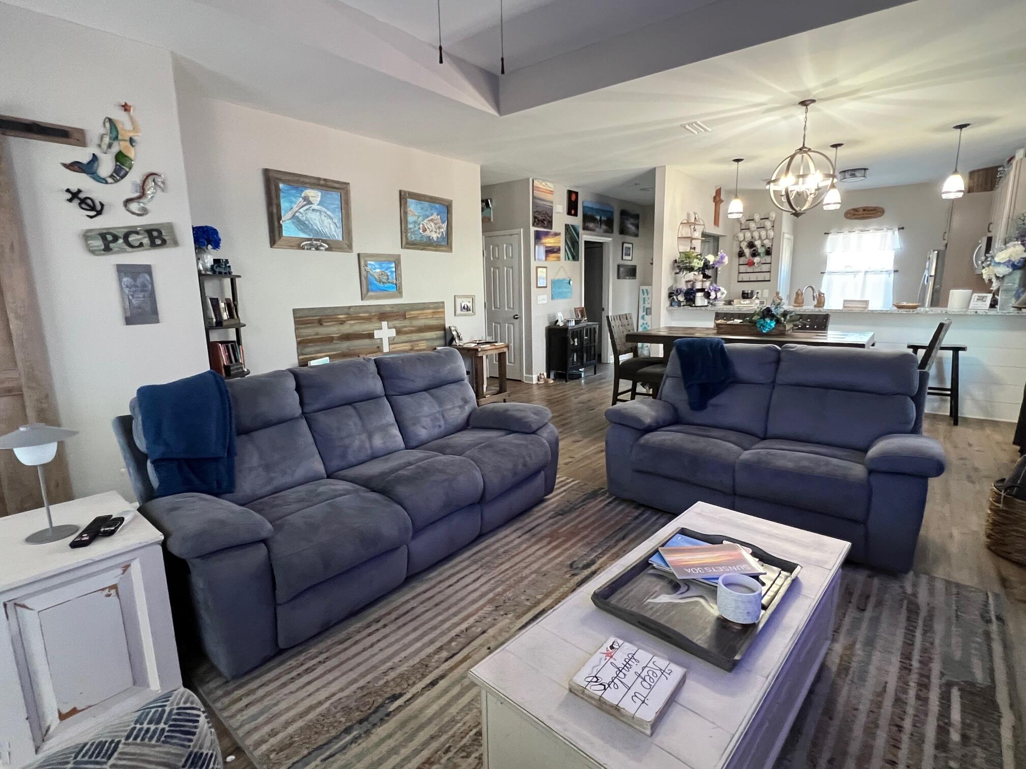 NORTH LAGOON OAKS - Residential