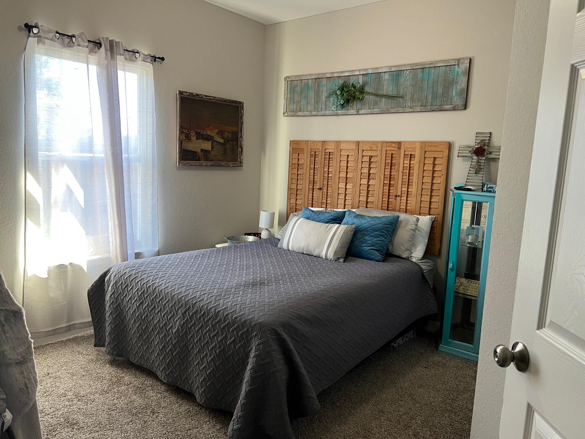 NORTH LAGOON OAKS - Residential