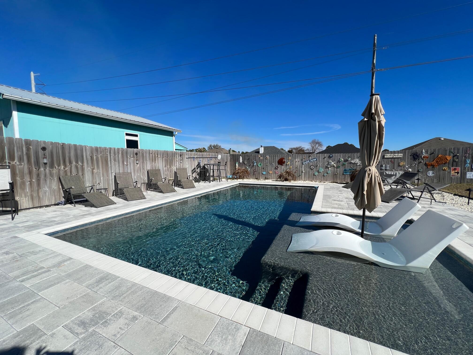 NORTH LAGOON OAKS - Residential