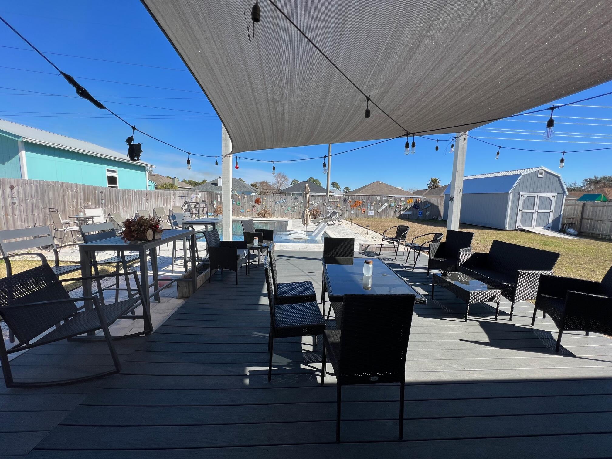 NORTH LAGOON OAKS - Residential