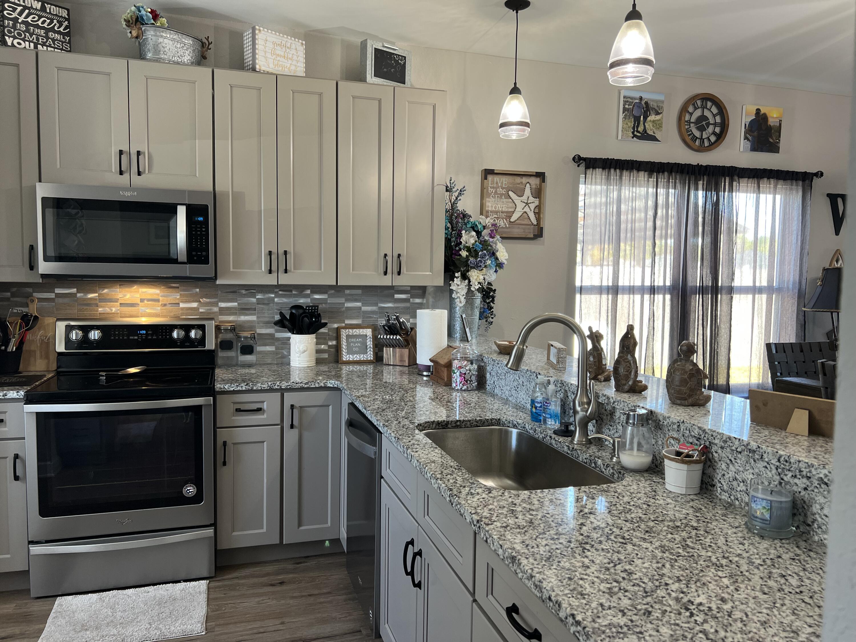 NORTH LAGOON OAKS - Residential