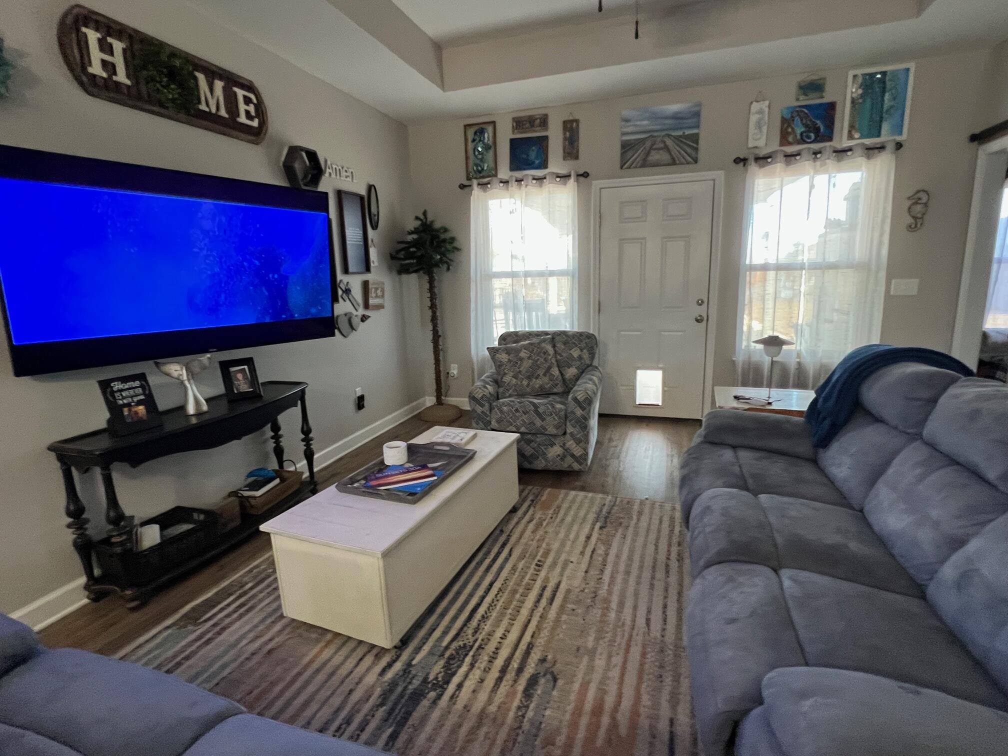 NORTH LAGOON OAKS - Residential