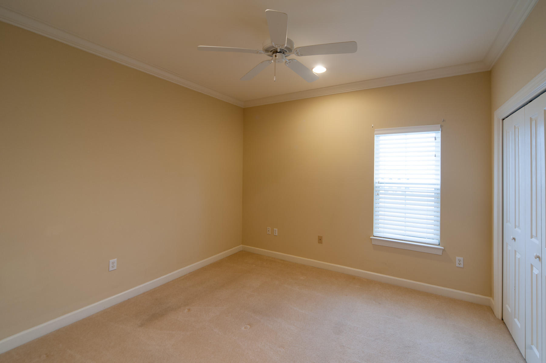 EMERALD WATERS VILLAGE - Residential