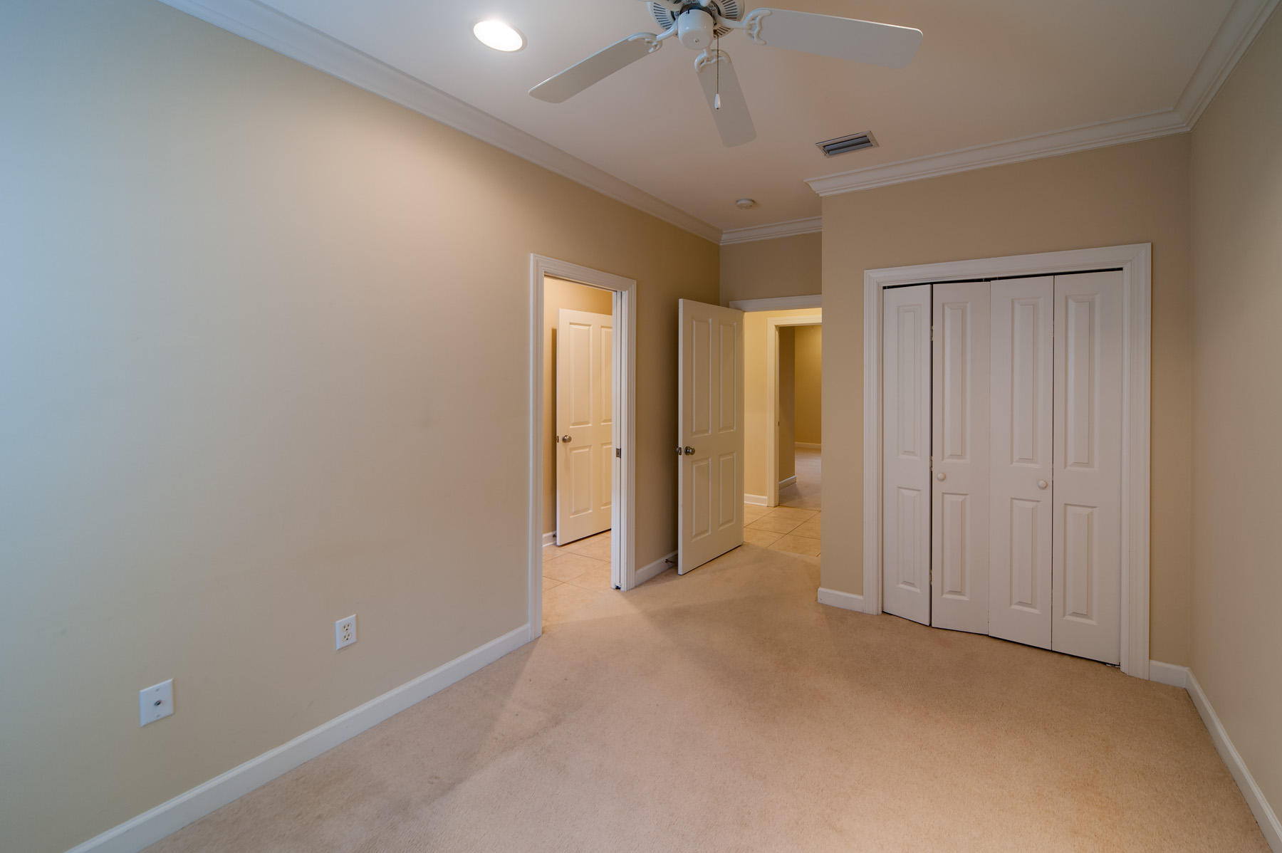 EMERALD WATERS VILLAGE - Residential