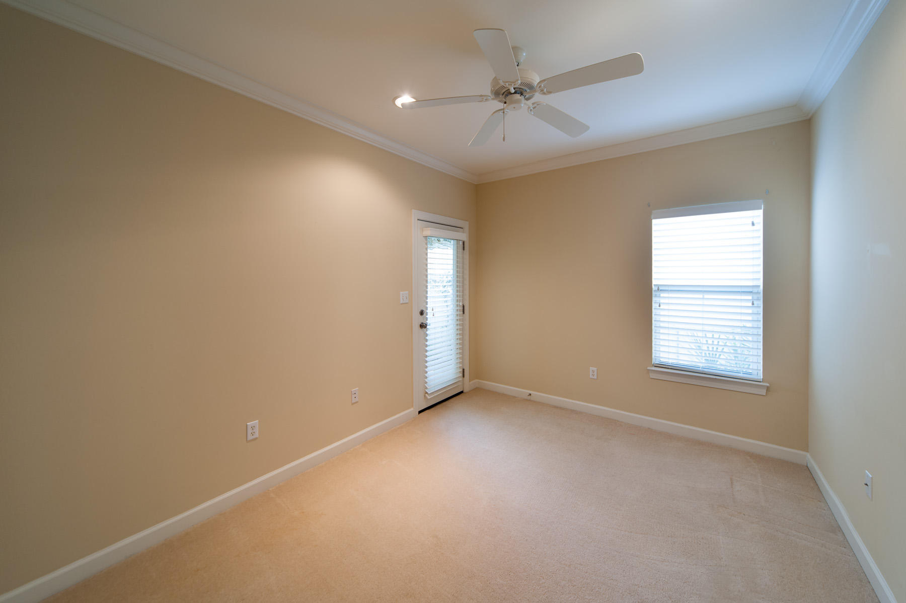 EMERALD WATERS VILLAGE - Residential