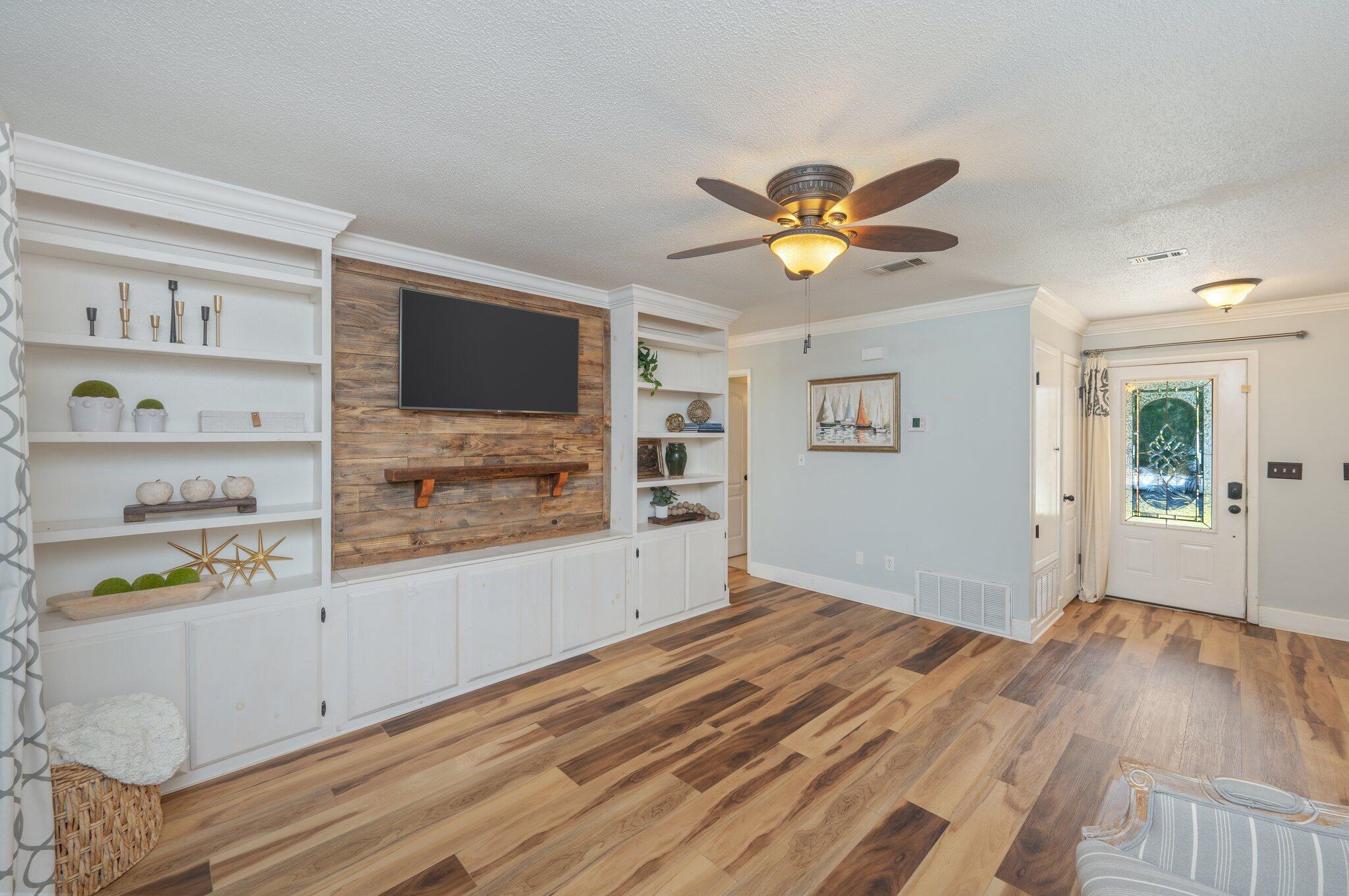 CREEKSIDE 2 - Residential