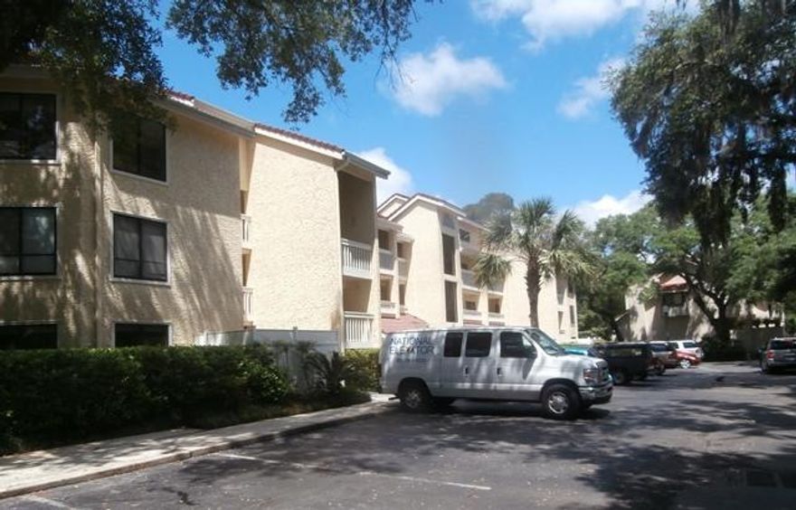 REO - Studio Unit in Bayside Villas offers fresh interior paint, new A/C inside & out, tile through out. This unique studio unit offers Jacuzzi tub & wet bar area. The bottom floor unit also features few of the bay. Bayside Villas is situated in Bluewater Bay with amenities including pool, tennis, golf, restaurants, jogging paths & is convenient to Eglin AFB. This property is eligible under the Freddie Mac First Look Initiative through June 17, 2015.