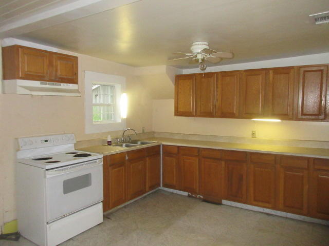 BAKER LAND CO ADDN TO BAKER - Residential