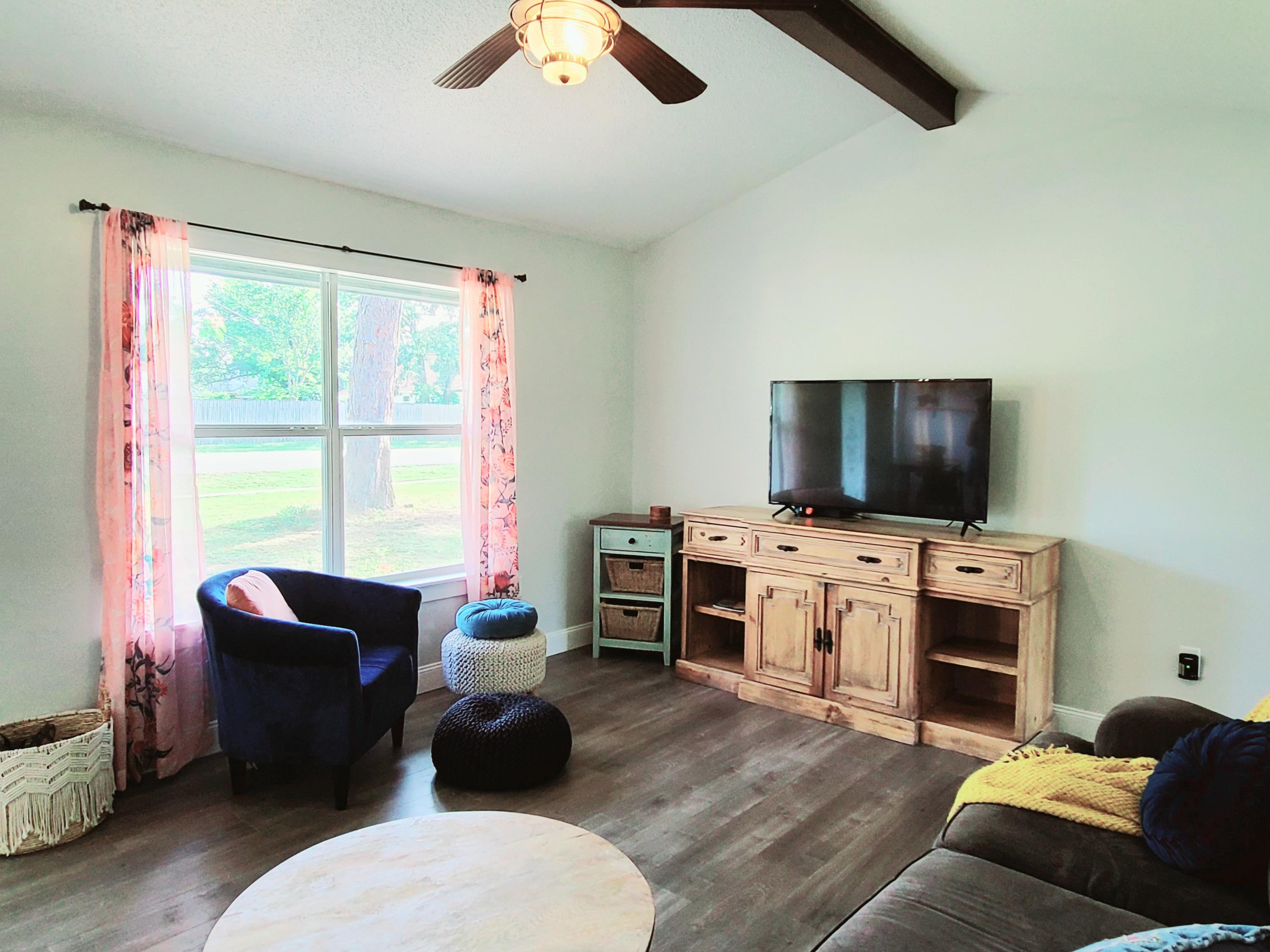 NeighborhoodCRESTVIEW SUBURB (231000.00) - Residential