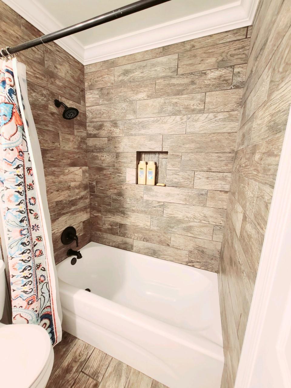 NeighborhoodCRESTVIEW SUBURB (231000.00) - Residential