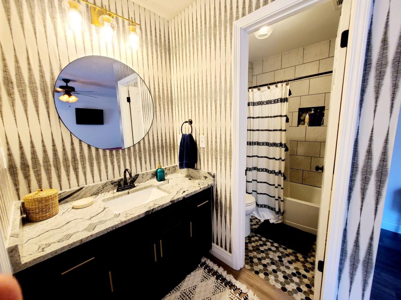 NeighborhoodCRESTVIEW SUBURB (231000.00) - Residential