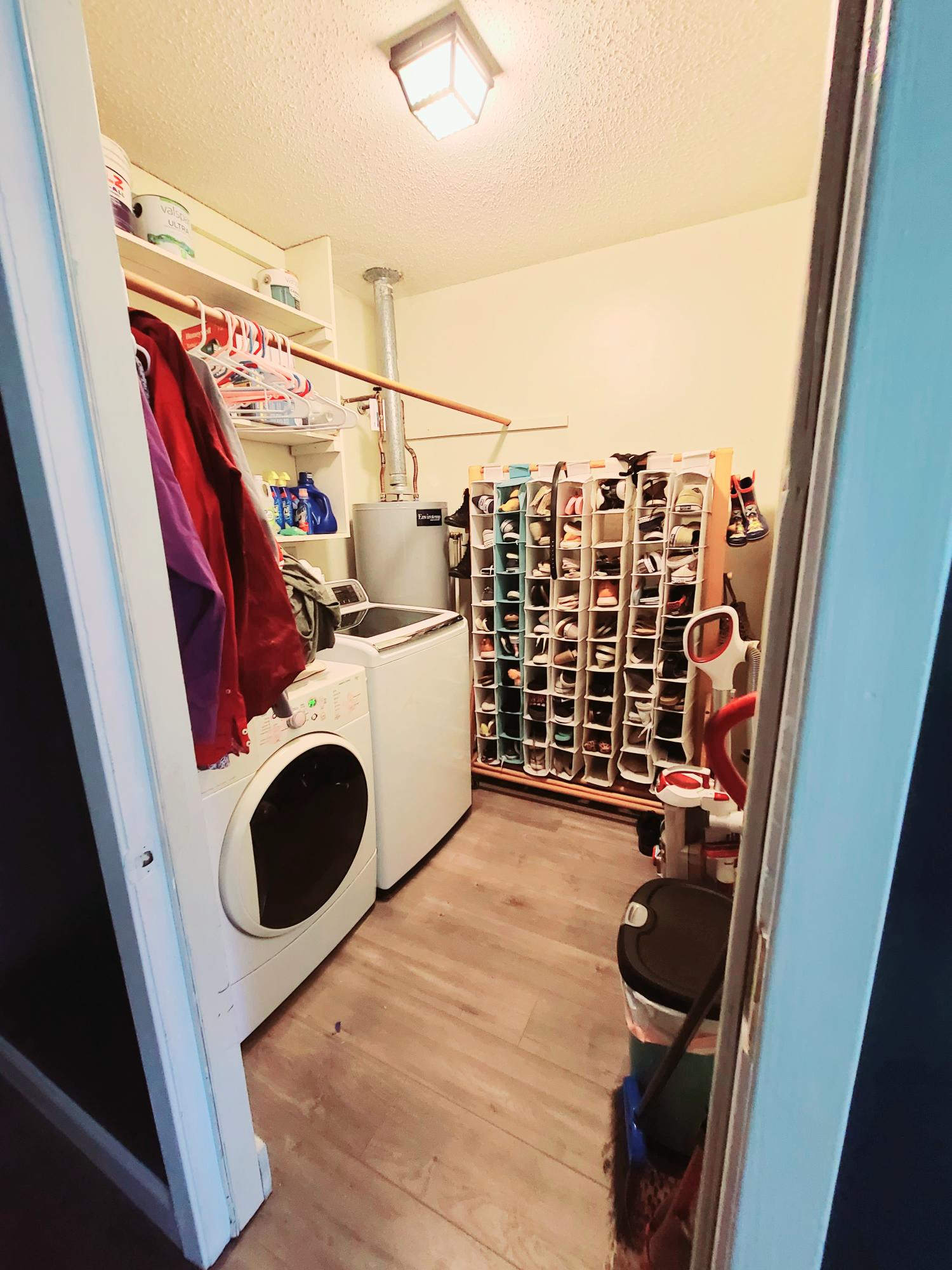 NeighborhoodCRESTVIEW SUBURB (231000.00) - Residential