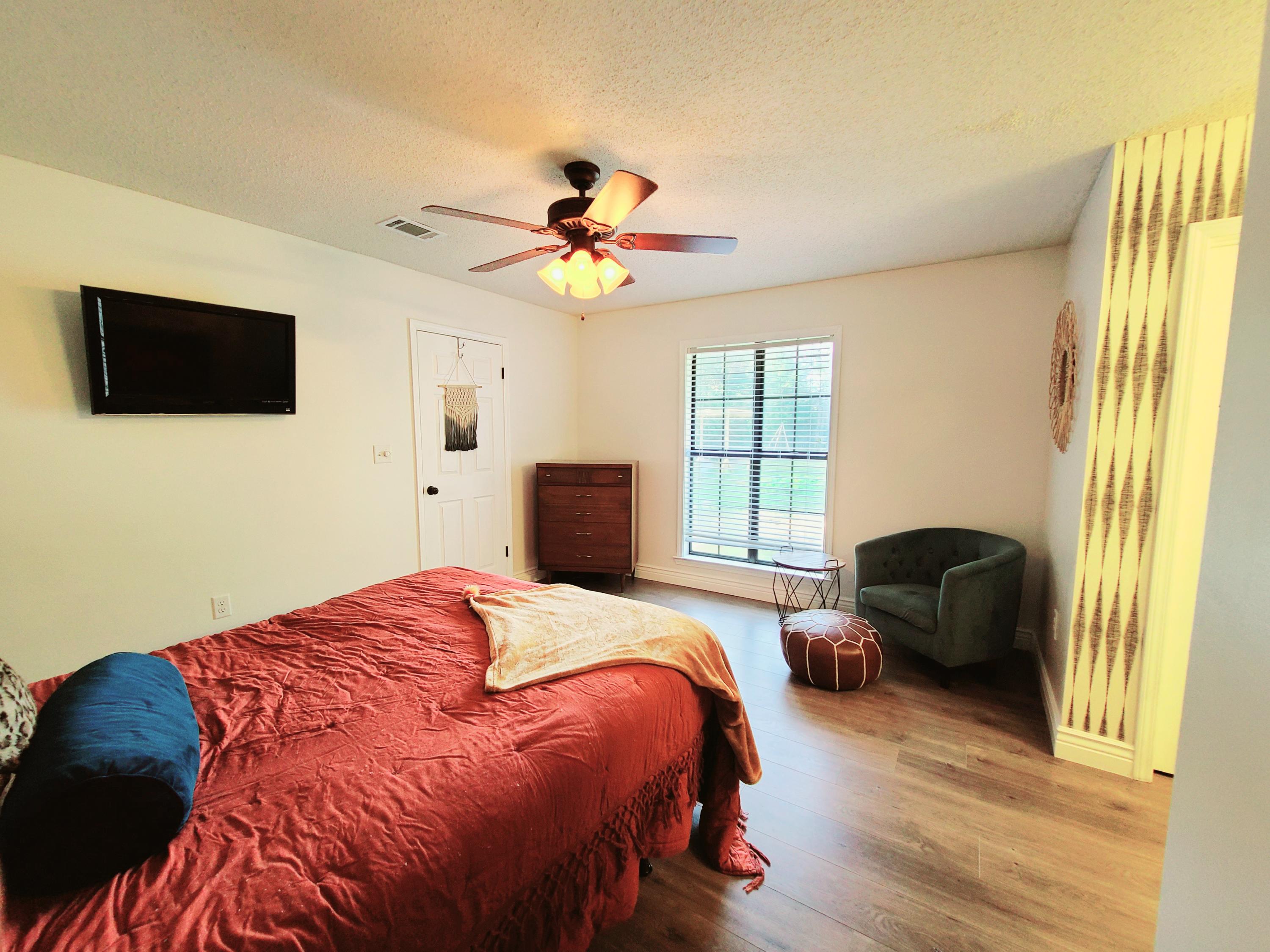 NeighborhoodCRESTVIEW SUBURB (231000.00) - Residential