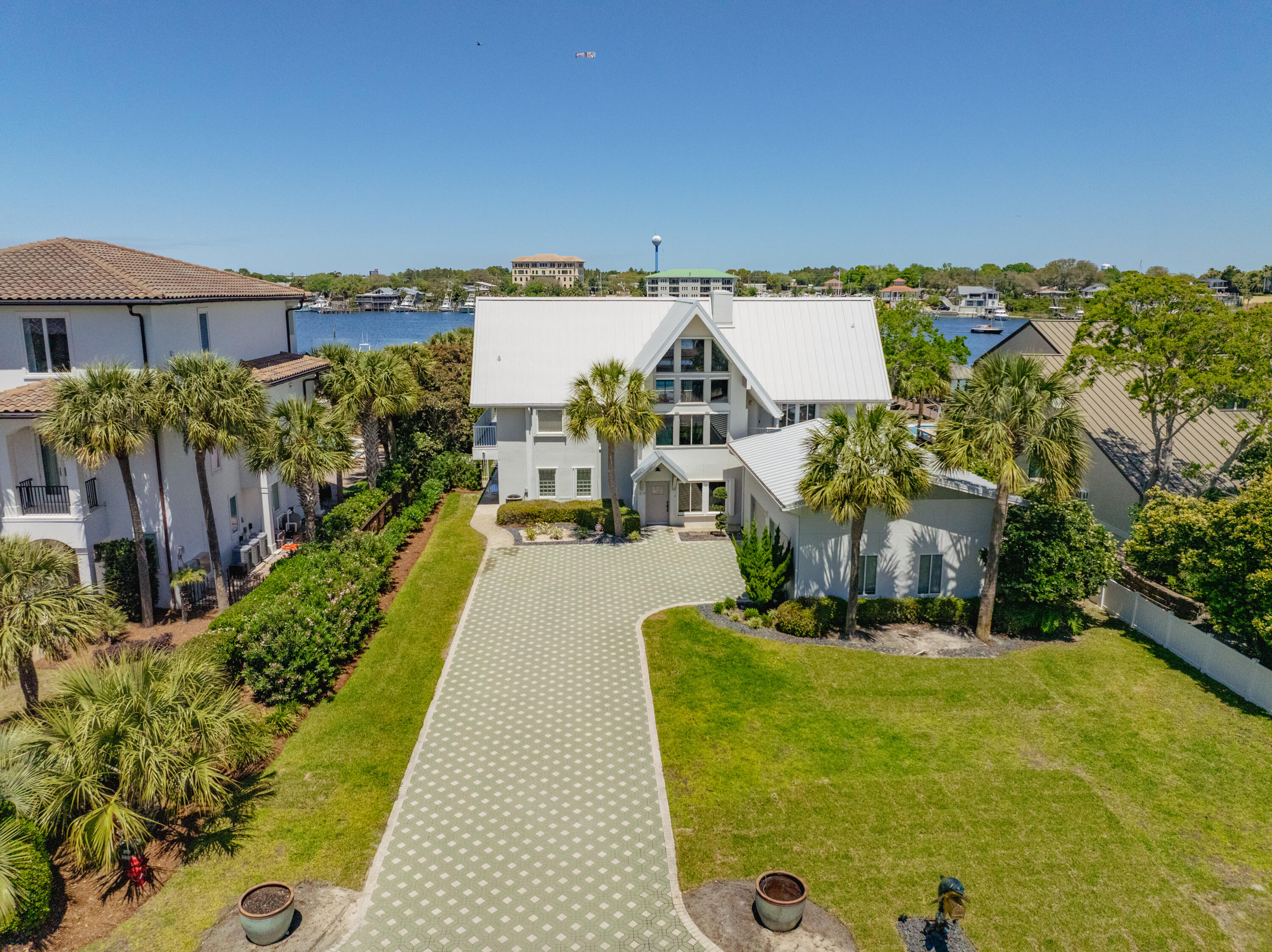 HOLIDAY ISLE - Residential