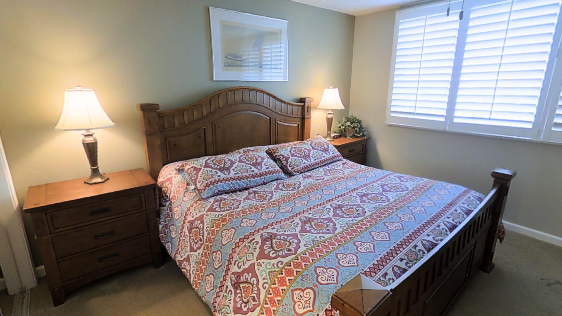 ISLANDER CONDO - Residential