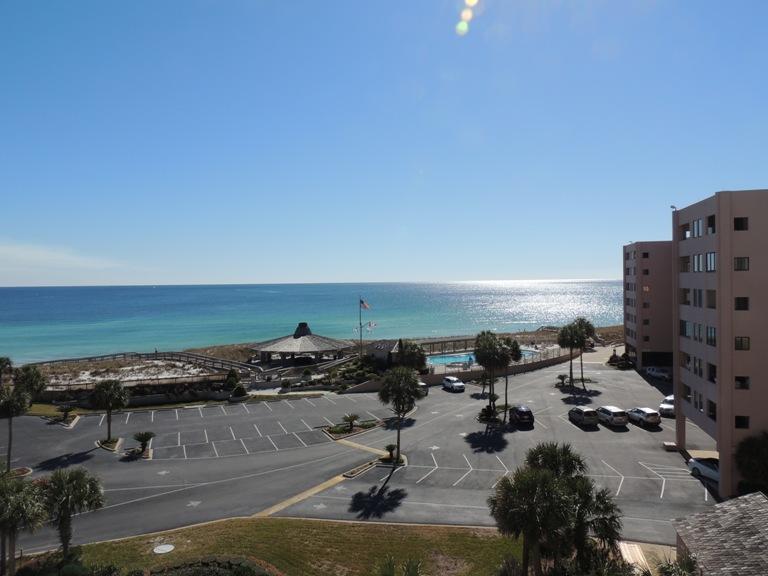 ISLANDER CONDO - Residential