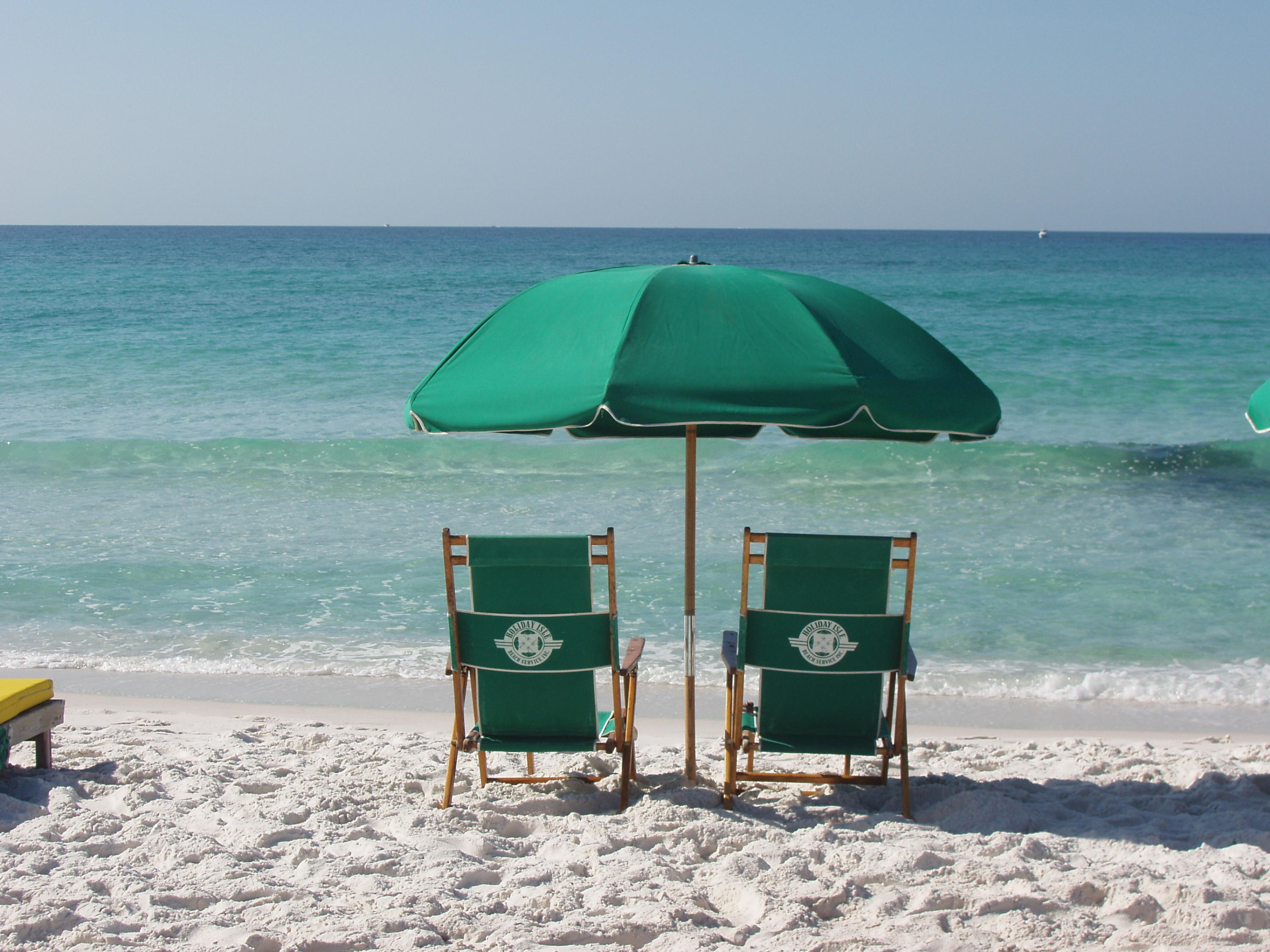 ISLANDER CONDO - Residential