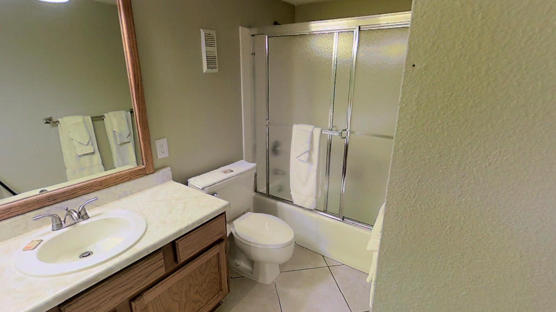 ISLANDER CONDO - Residential