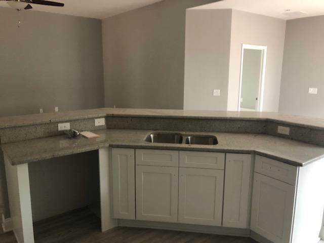 CRESCENT SHORES - Residential