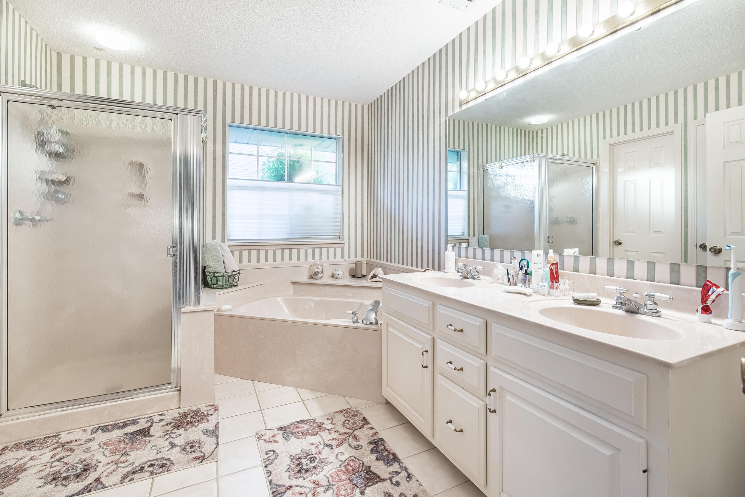 EMERALD BREEZE ESTATES - Residential