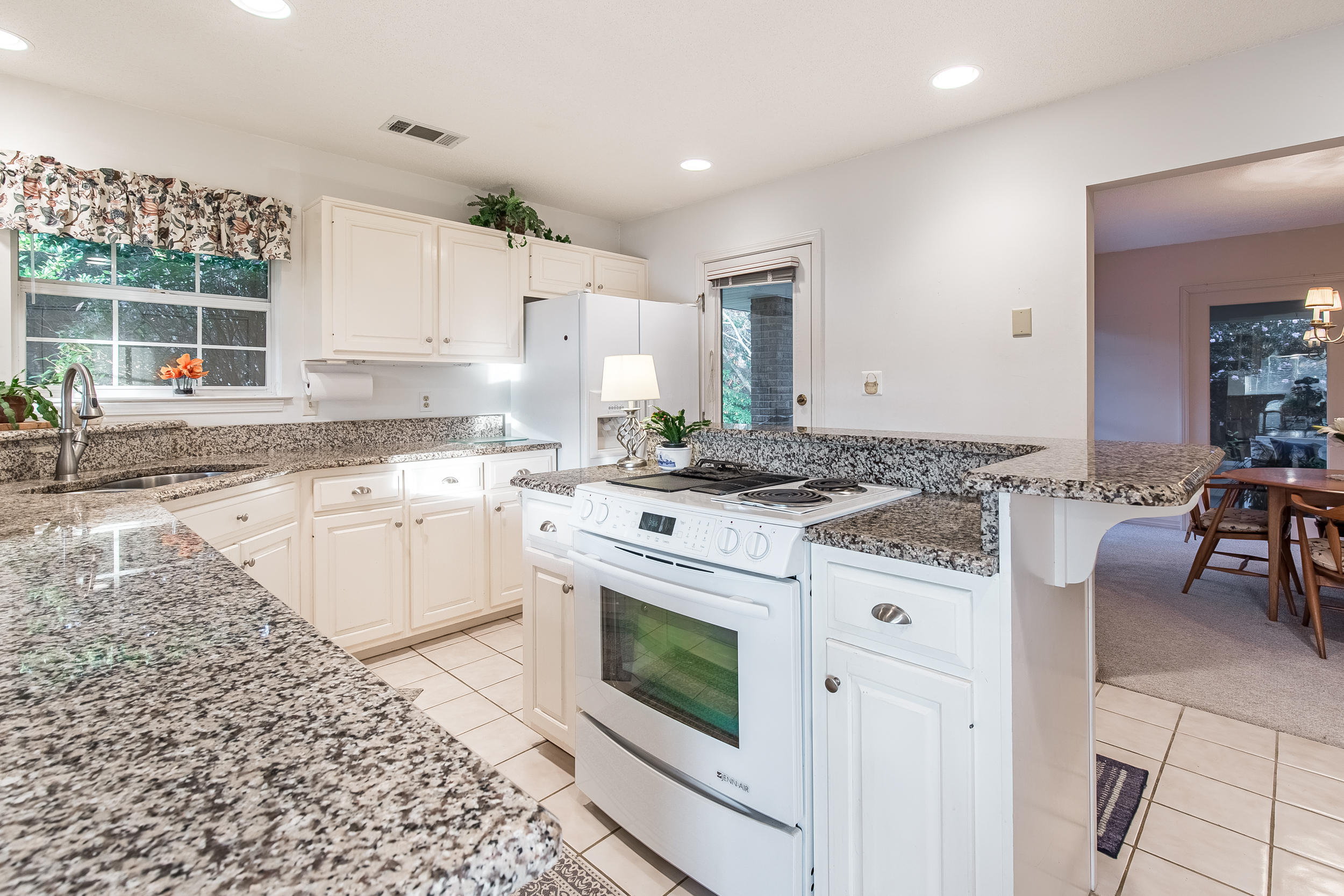 EMERALD BREEZE ESTATES - Residential