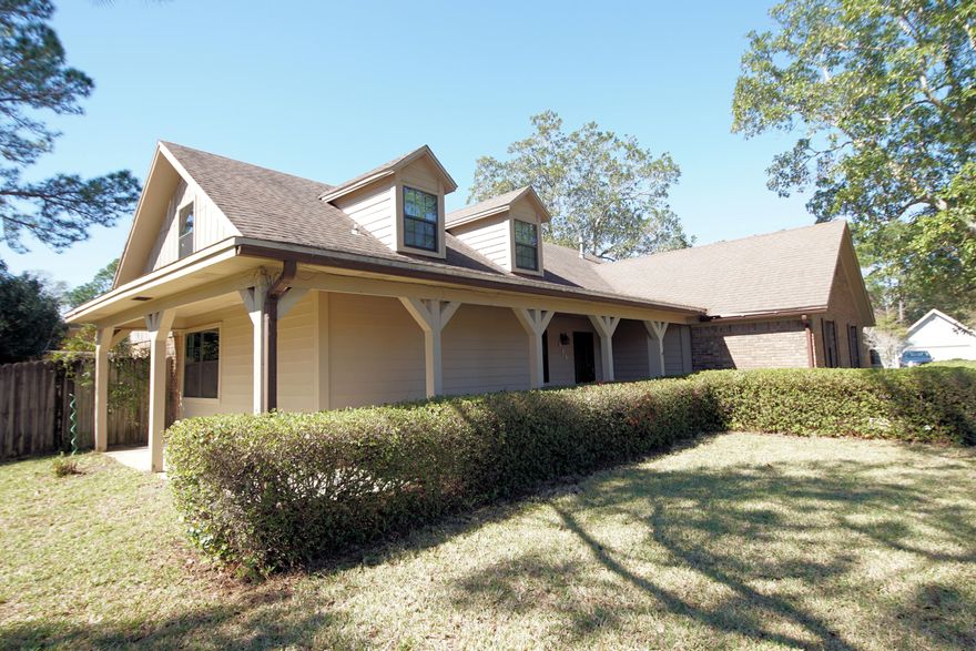Homes in this lovely, mature & quiet neighborhood don't come available very often! This is a true gem hidden on a quaint cul-de-sac where all the neighbors look out for one another. Fresh paint and new carpet throughout.Lots of uniqueness due to the open spaces with hardwood floors in the oversized family room just off the kitchen. New Pool liner.Enjoy the hot summers of Florida in the privacy of your large back yard in your refreshing pool. Plenty of room to entertain and have barbecues.
