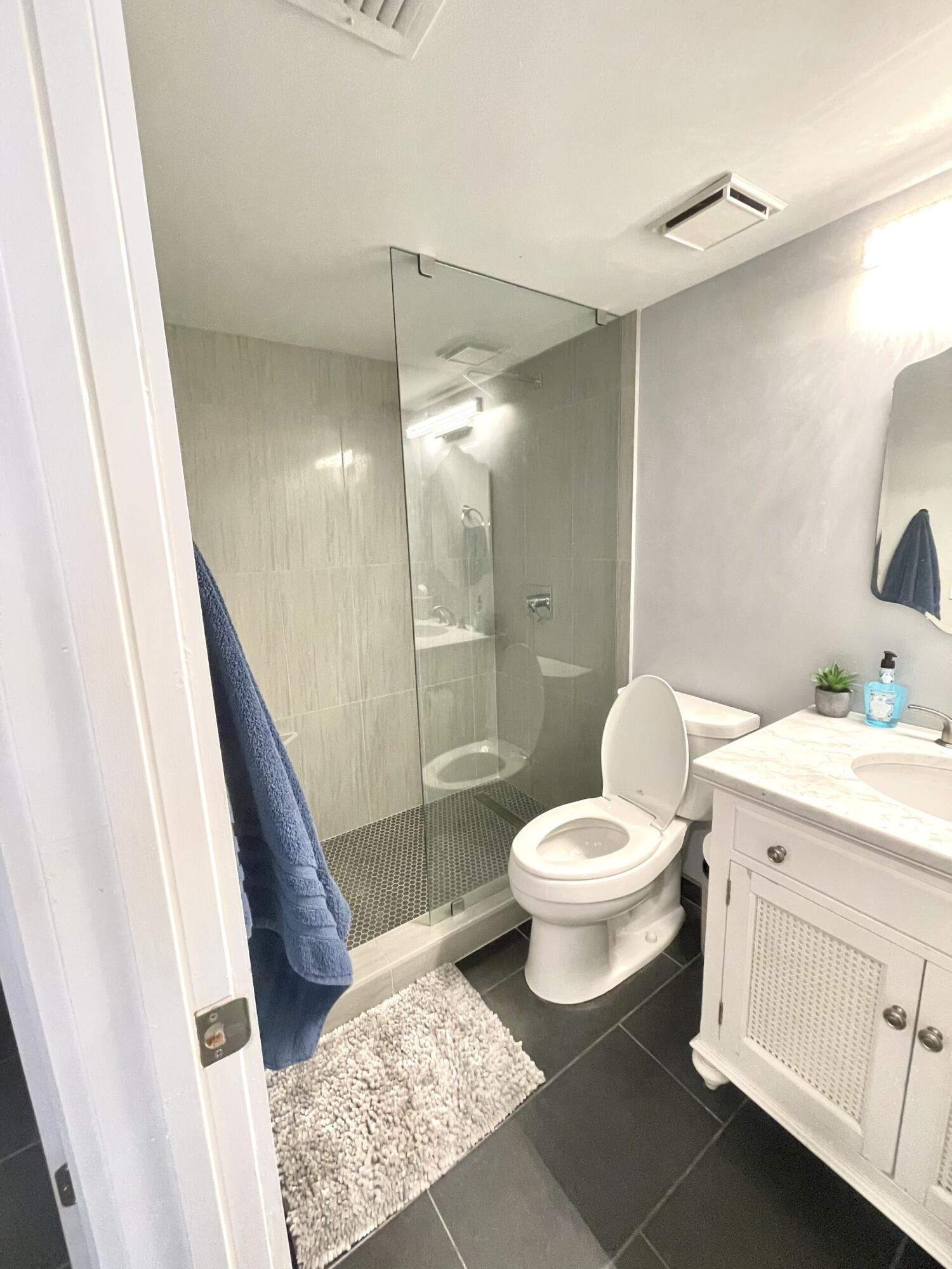MAINSAIL CONDO PH 5 - Residential