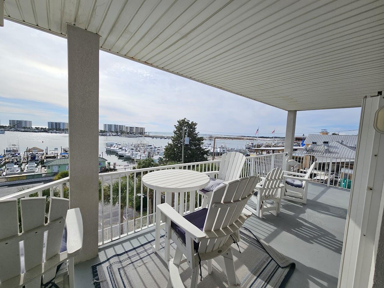 BARATARIA CONDO - Residential