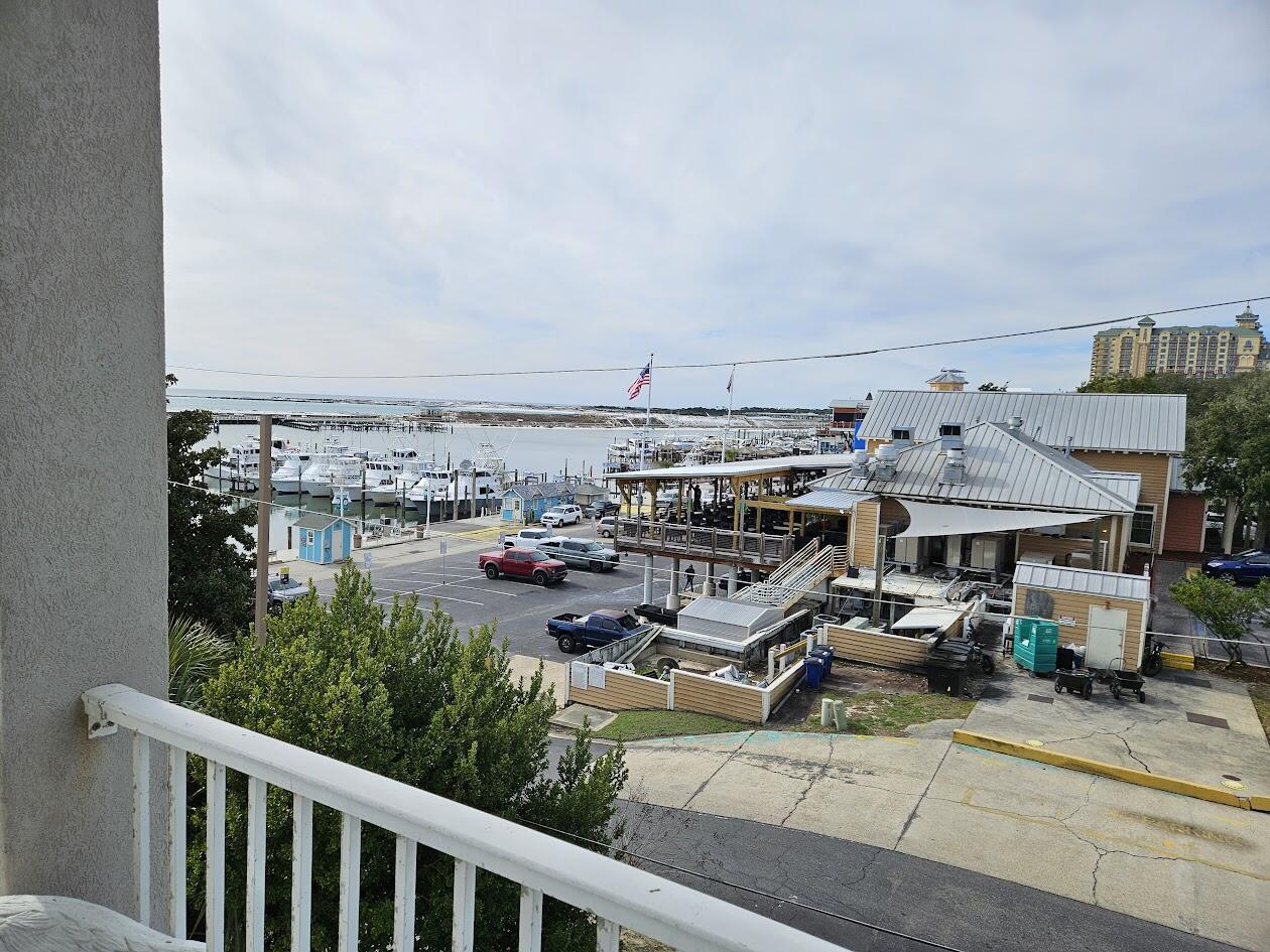 BARATARIA CONDO - Residential