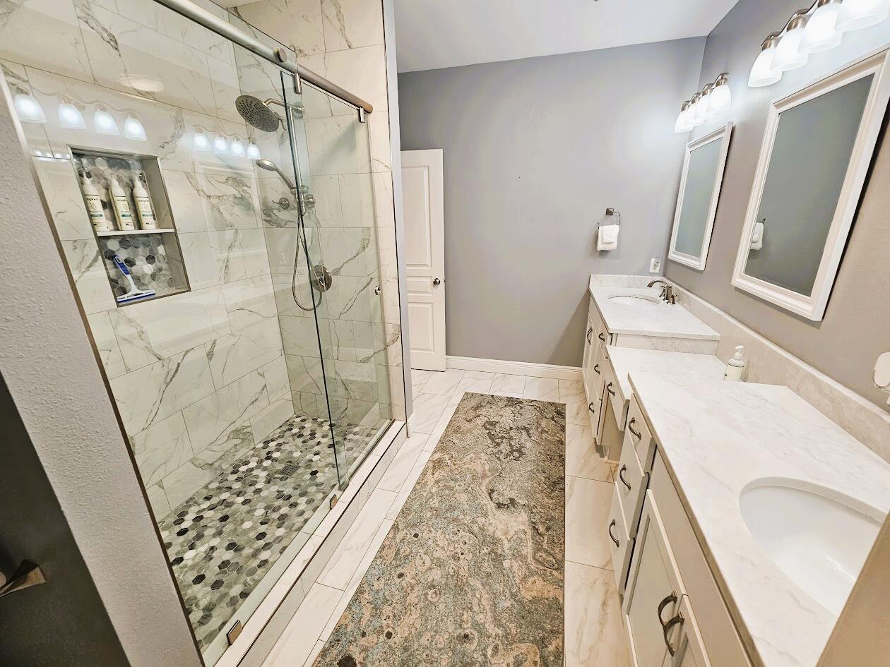 BARATARIA CONDO - Residential