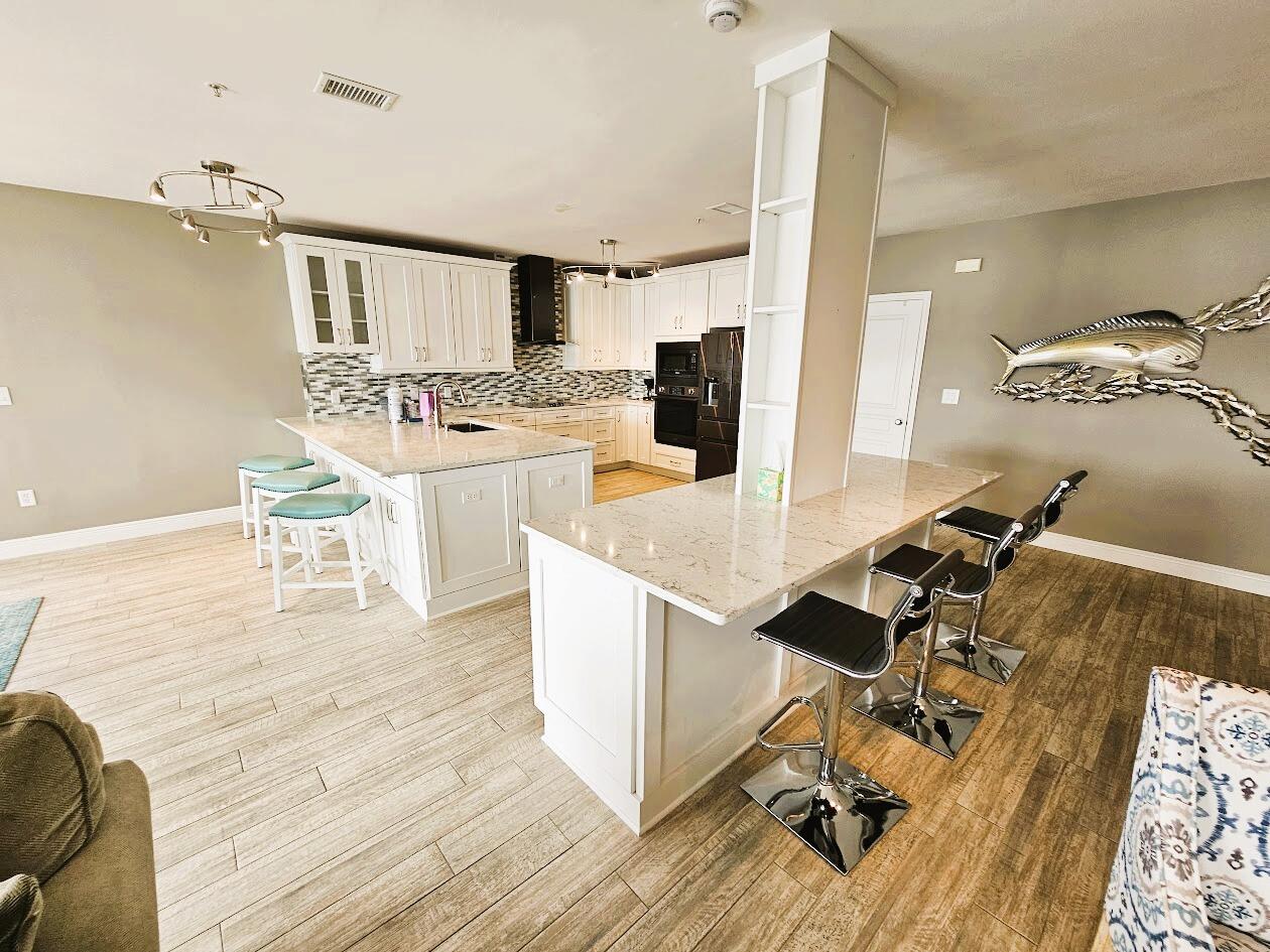 BARATARIA CONDO - Residential