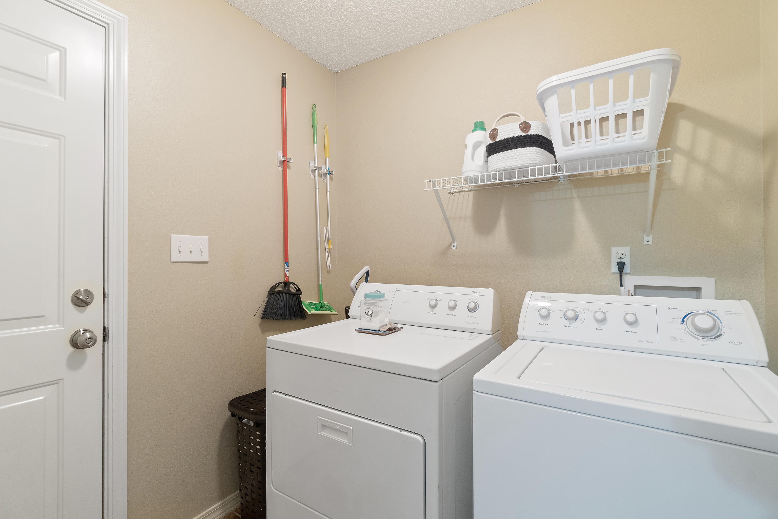 HIDDEN ESTATES - Residential