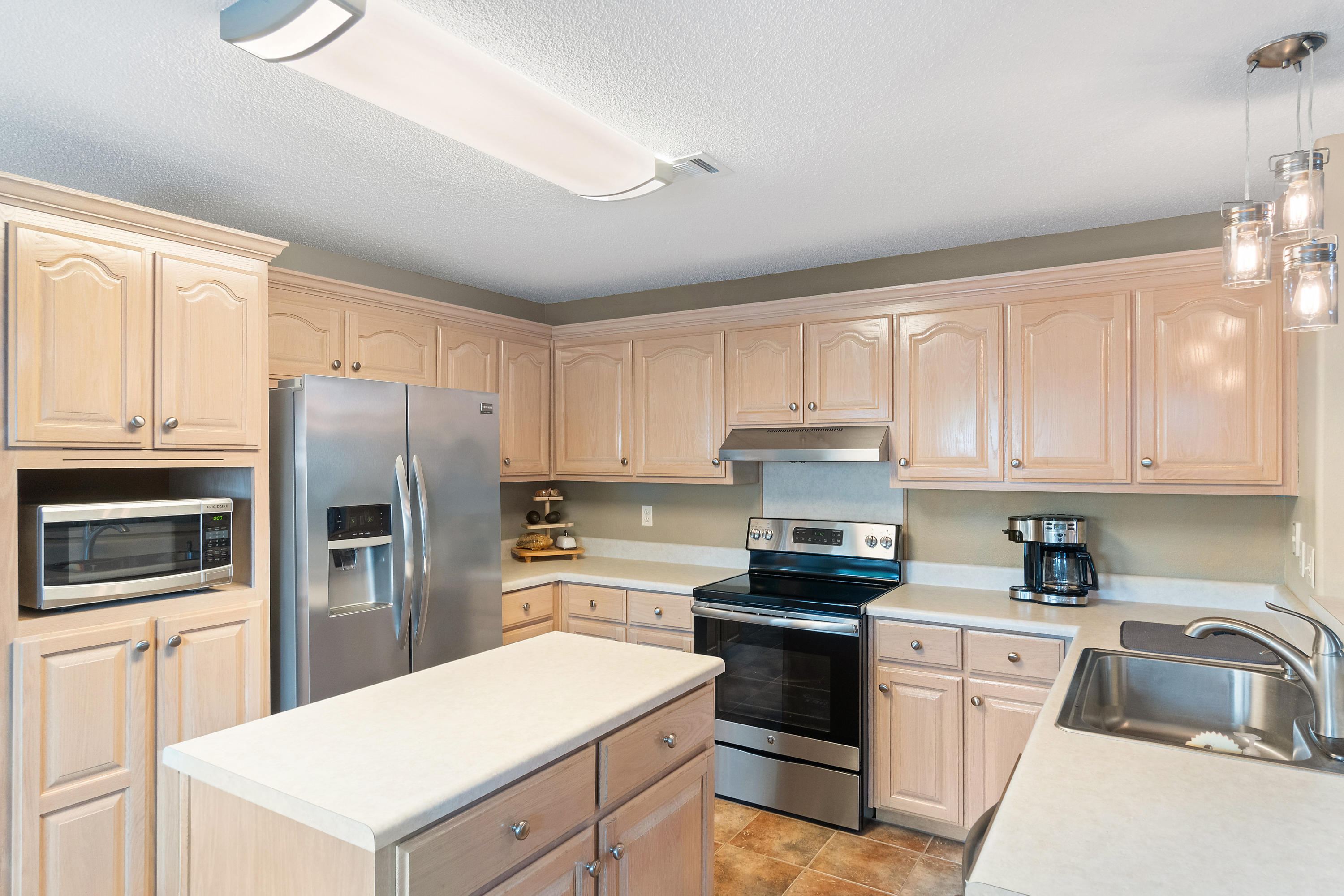 HIDDEN ESTATES - Residential