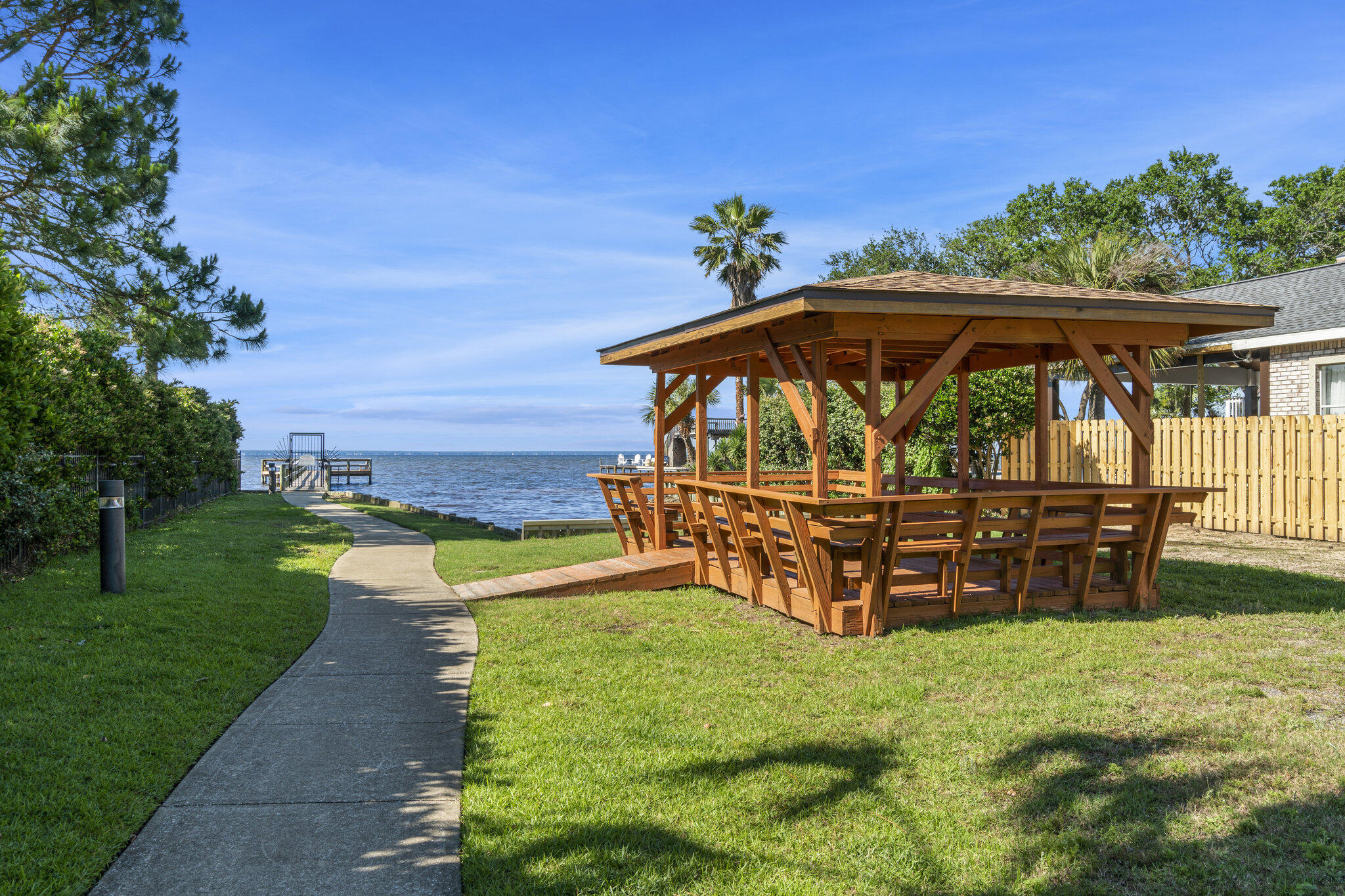 BAYSIDE - Residential