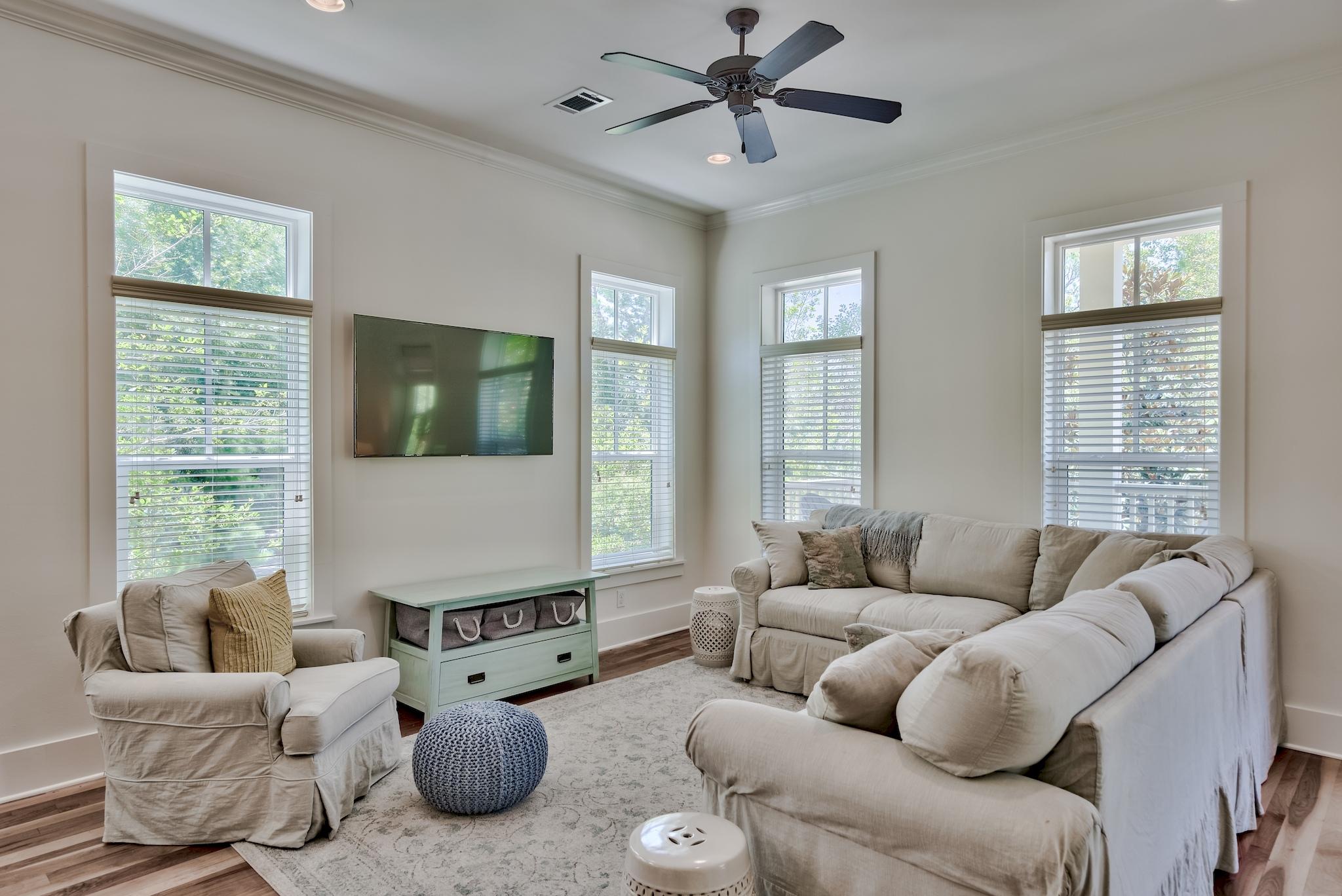 FOREST LAKES - Residential