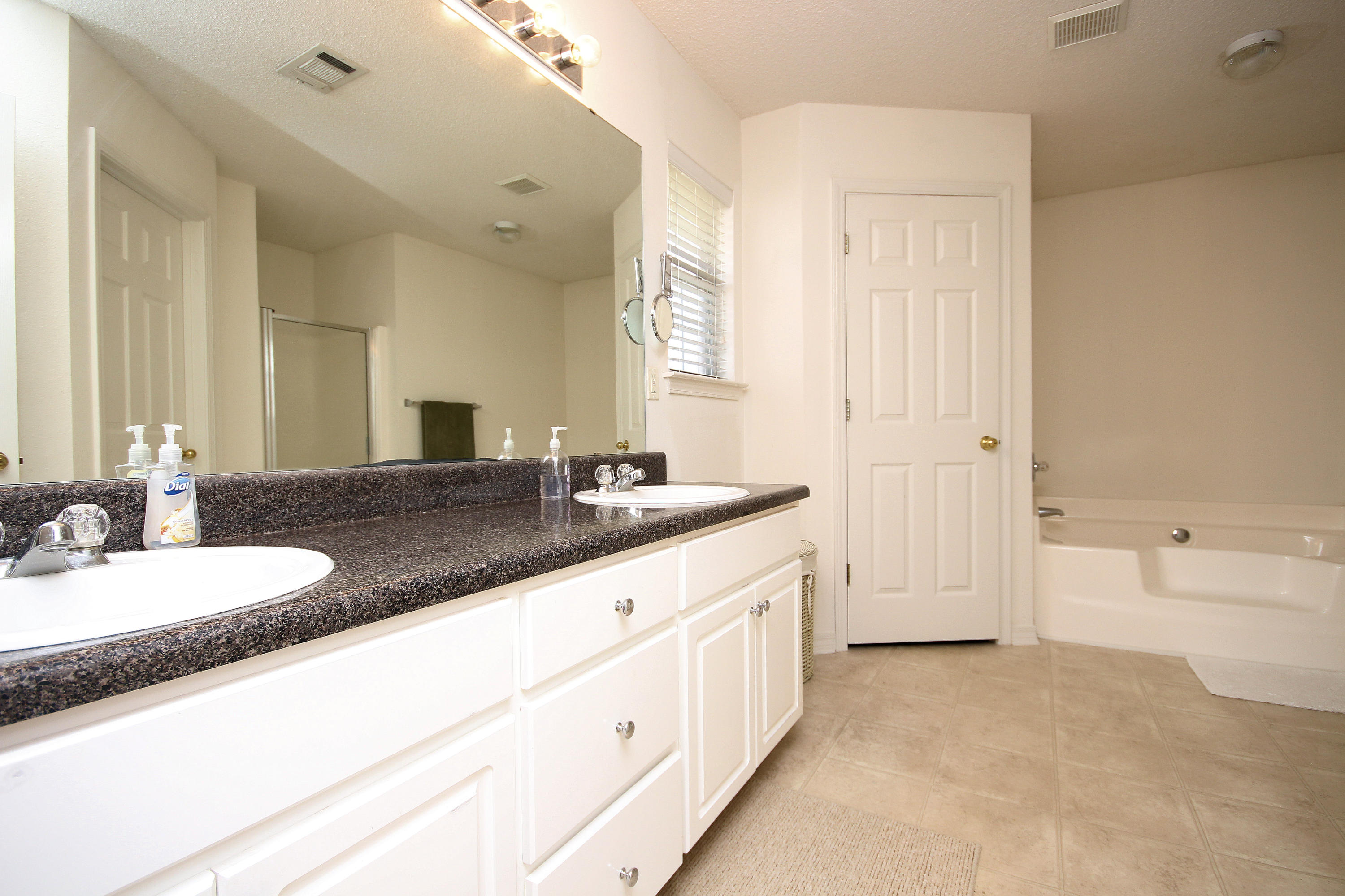 HAMPTON RIDGE ESTATES - Residential