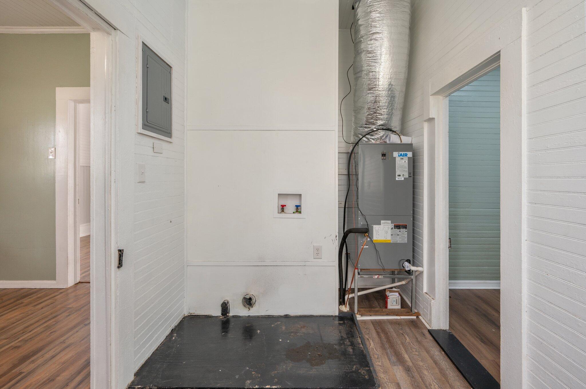 HUGHES ADDN-FLORALA - Residential